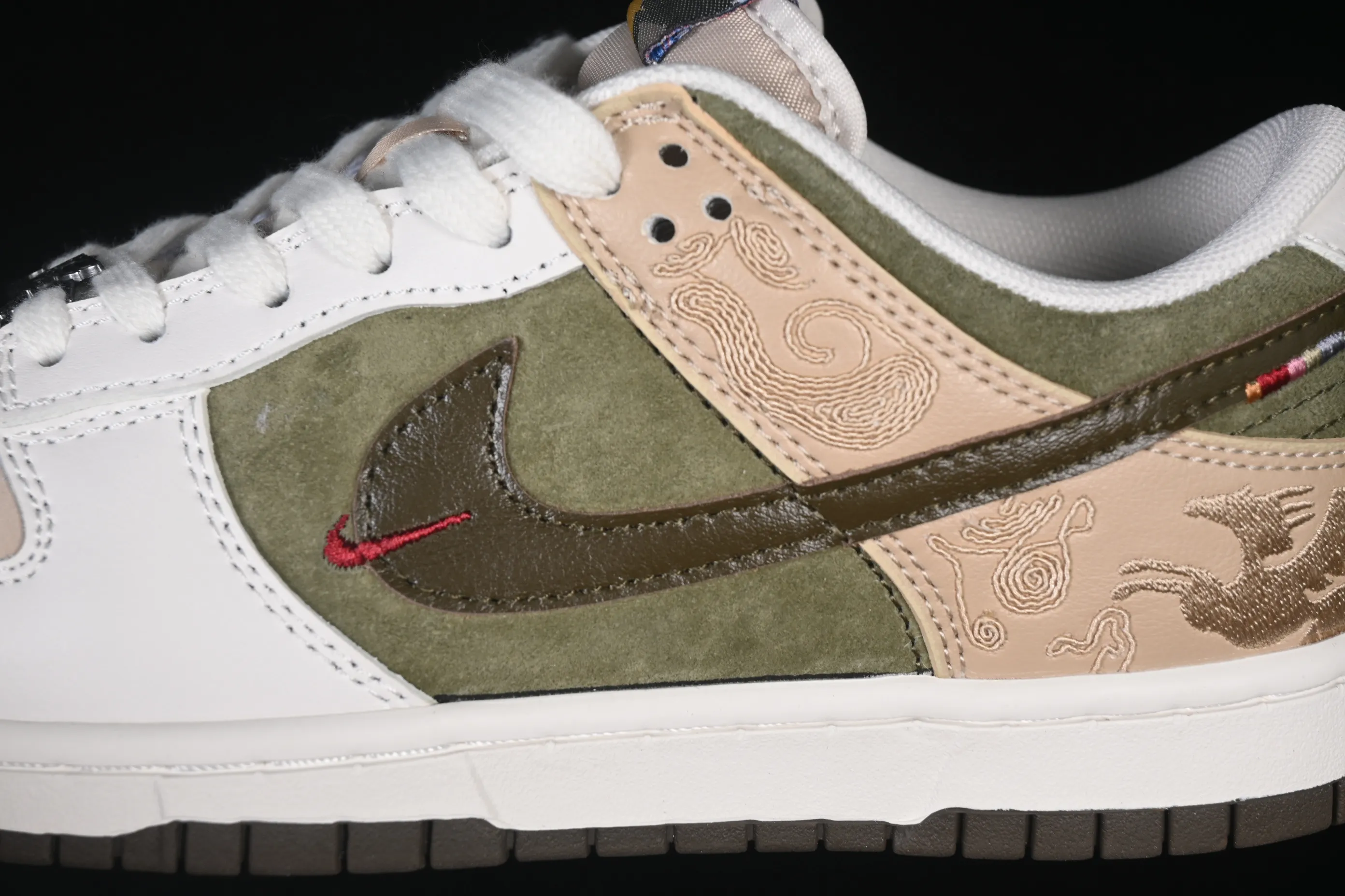 All categories Nk SB Dunk series Nk SB Dunk Low low-top sneakers Nike SB Dunk Low Year of the Horse limited low-top casual sneakers IQ1118-220